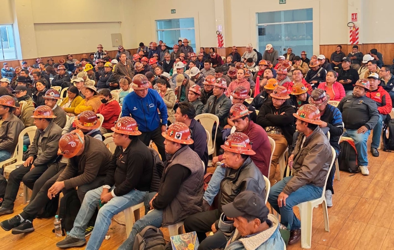 COB decide mantener paro general indefinido con movilizaciones escalonadas contra el Decreto 5503 COB decide mantener paro general indefinido con movilizaciones escalonadas contra el Decreto 5503